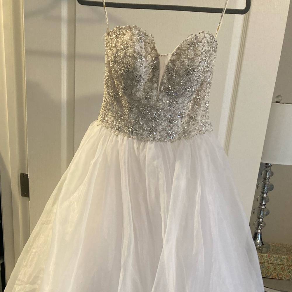 Sitters Midgley Haute Couture White Diamonds & a few pearls Wedding Dress size 6 - Picture 1 of 16